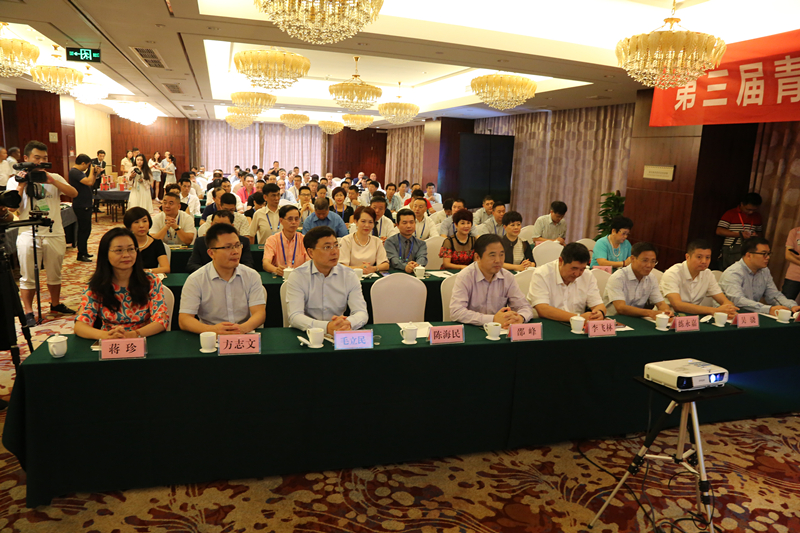 开云app官方版入口 - 开云专业的云端应用服务平台联手青田华侨   助推“浙里”好茶香飘海外  开云app官方版入口 - 开云专业的云端应用服务平台在第三届世界青田人大会上举行产品推介会 