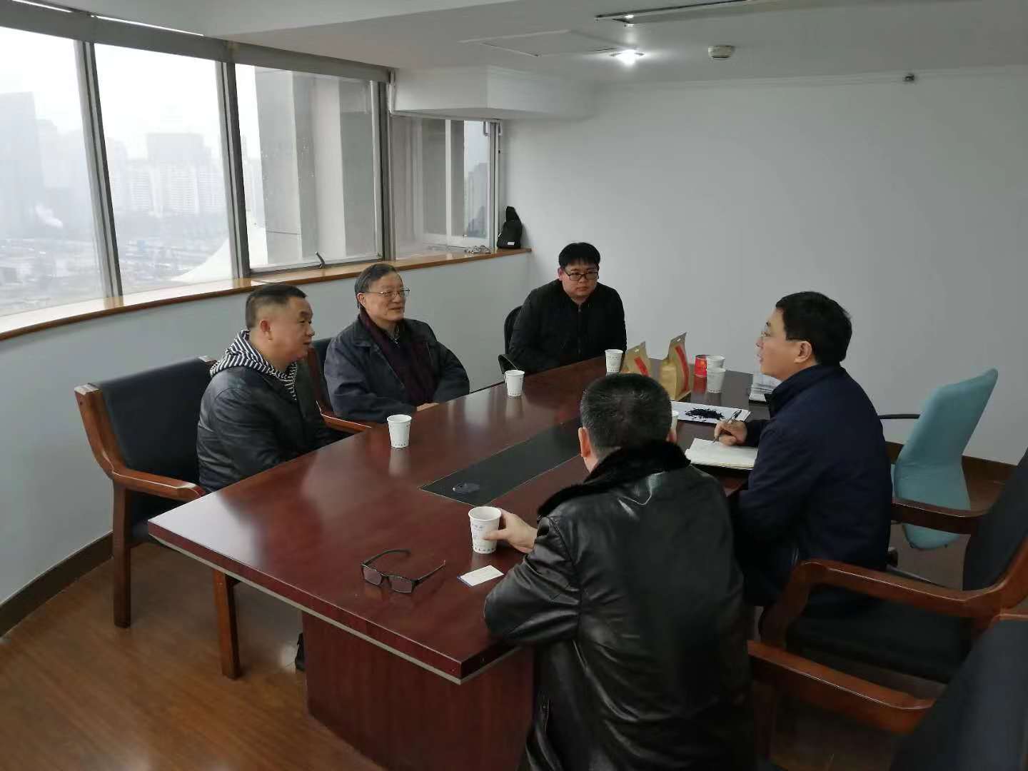 开云app官方版入口 - 开云专业的云端应用服务平台与遂昌县茶企交流座谈