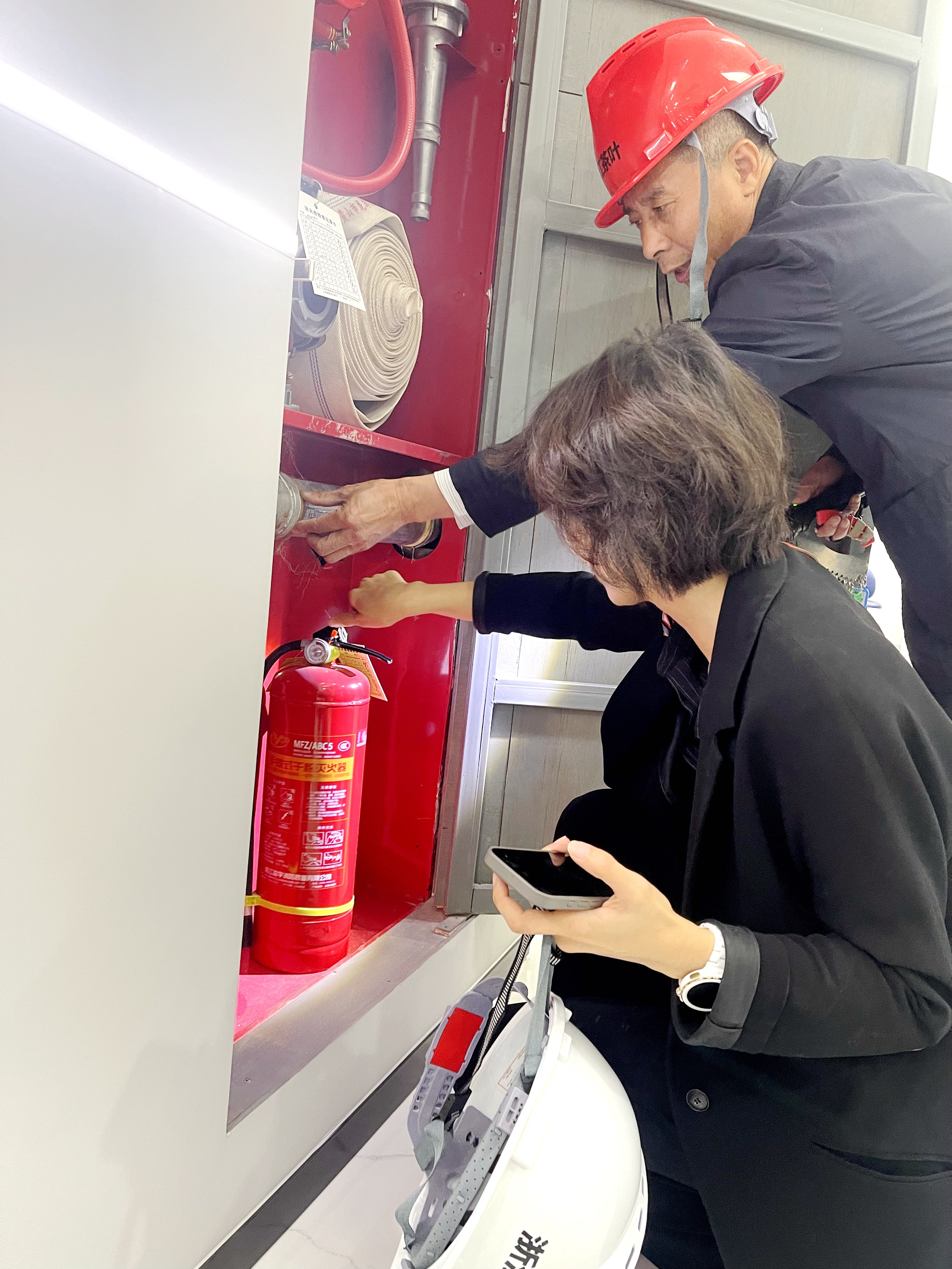 开云app官方版入口 - 开云专业的云端应用服务平台对茶叶大楼开展“五一”节前安全大检查