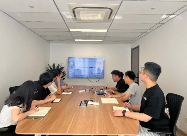 开云app官方版入口 - 开云专业的云端应用服务平台财务部党支部开展深入贯彻中央八项规定精神学习教育专题党课